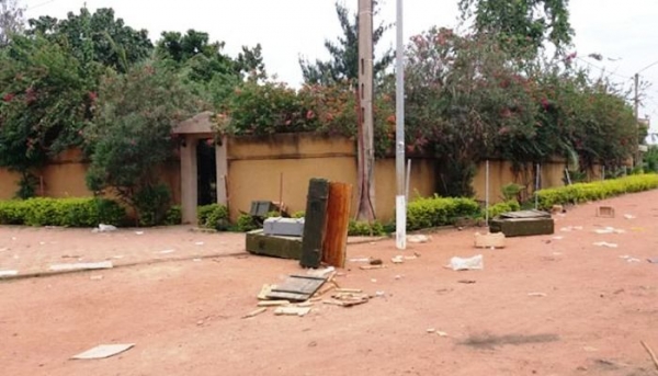 Côte d’Ivoire-Mutinerie: le gouvernement ouvre une enquête sur une cache d’armes découverte dans une résidence à Bouaké