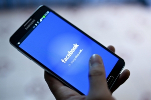 Facebook s&rsquo;attaque aux contenus douteux