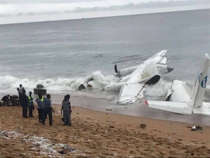 L&#039;avion cargo qui s&#039;est écrasé sur la plage de Port-Bouet (Photo, DR)