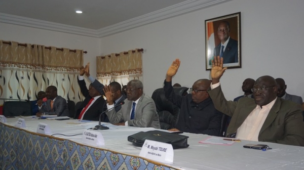 Insfrastructures : Alassane Ouattara à Yopougon pour l’inauguration du nouveau local de la mairie centrale