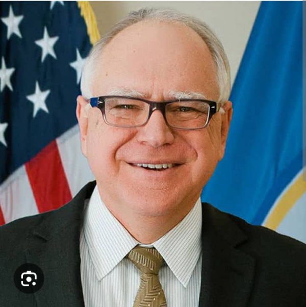 États Unis/Présidentielle américaine : Tim Walz accepte d&#039;être le colistier de Kamala Harris