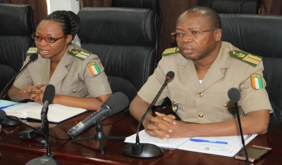 Le directeur des régimes économiques, le colonel Issa Ouattara lors de la conférence de presse