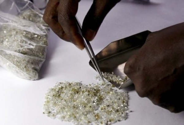 Côte d&#039;Ivoire-Mines:  Reprise de l&#039;exploitation du diamant après la levée de l&#039;embargo