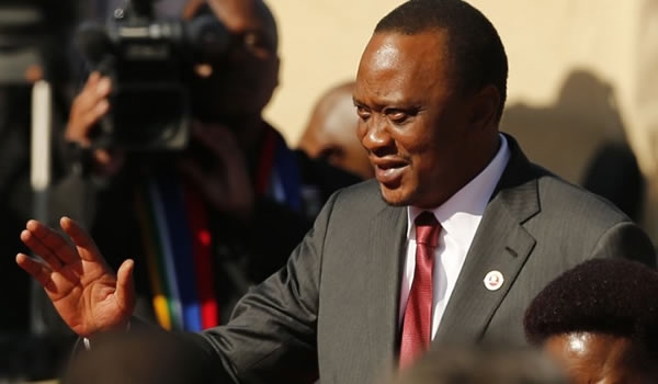 Premier déplacement officiel du président kenyan Uhuru Kenyatta en Côte d&#039;Ivoire, en mars