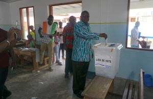 Présidentielle 2015 : Gilbert Kafana Koné a voté au Groupe Scolaire St Louis de Yopougon-Selmer