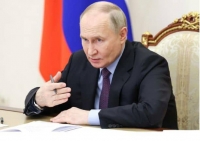 Russie/Finances : Vladimir Poutine signe une loi autorisant les banques étrangères à l&#039;ouverture de succursale