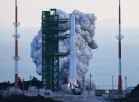 La Corée du Sud lance sa première fusée spatiale