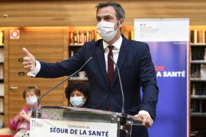 Covid-19: La France ouvre la vaccination sans limite d&rsquo;&acirc;ge