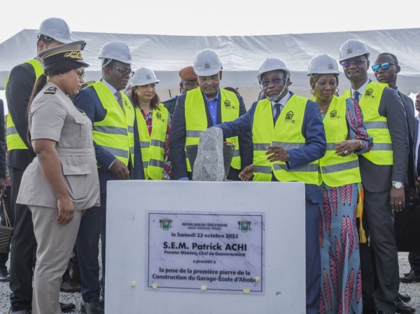 C&ocirc;te d'Ivoire/ METFPA : "Ecole de la Deuxi&egrave;me Chance", le Premier Ministre pose  la premi&egrave;re pierre du 1er Garage &Eacute;cole
