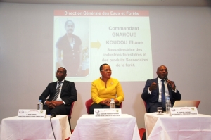 Les panelistes : Marc Amand, directeur associé du Cabinet Ileads Consulting, Mariam Fofana Fadiga du secrétariat exécutif du CCESP, Samuel Marthey, le lundi 10 avril à Abidjan