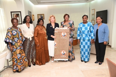 C&ocirc;te d'Ivoire : la Premi&egrave;re Dame Dominique Ouattara re&ccedil;oit la pr&eacute;sidente du Senat et une d&eacute;l&eacute;gation des femmes du RHDP