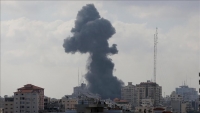 Gaza : Isra&euml;l bombarde deux banques et un b&acirc;timent abritant le si&egrave;ge d'une association turque