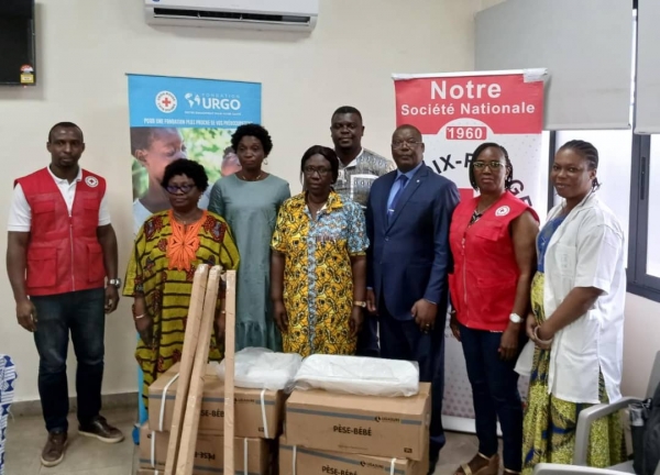 Côte d’Ivoire/Malnutrition : la Croix Rouge offre du matériel au district sanitaire Yopougon-Ouest Songon