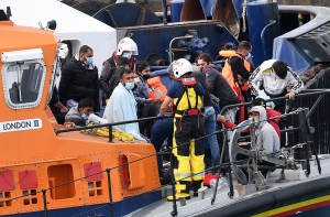 Italie: pr&egrave;s de 600 migrants secourus en haute mer
