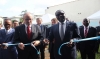 Le ministre ivoirien de l&#039;agriculture, Mamadou Sangafowa Coulibaly et le vice-président du FIDA, Michel Mordasini, lors de la coupure du ruban.