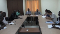 Le pr&eacute;fet de la r&eacute;gion du Kabadougou, pr&eacute;fet du d&eacute;partement, N&rsquo;Guessan Ahoutou Vincent, d&rsquo;Odienn&eacute; a organis&eacute; une r&eacute;union de crise, dimanche pour ramener le calme entre employeurs et employ&eacute;s pour la reprise des travaux sur l&rsquo;axe Odienn&eacute;-Gb&eacute;l&eacute;ban