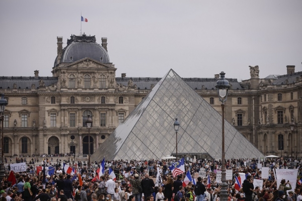 France: Manifestations contre le pass sanitaire