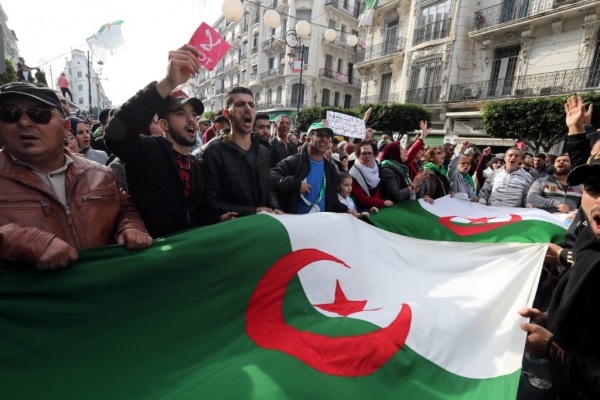 L’Algérie s’enlise dans la crise politique