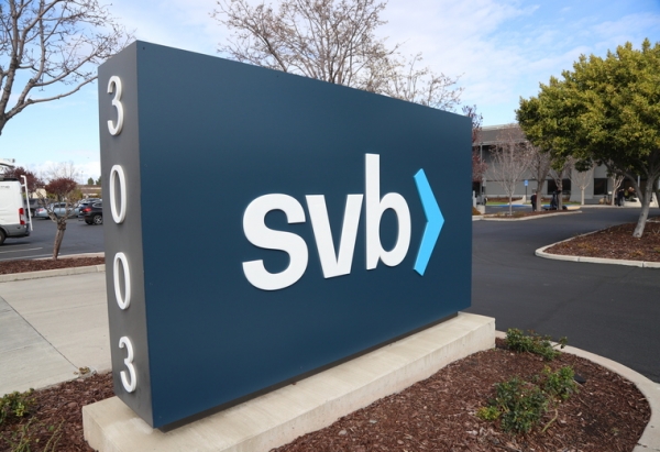 SVB: 12 MMUSD de la Fed aux banques américaines
