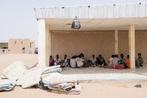 L&rsquo;Alg&eacute;rie expulse 1.200 migrants vers le Niger