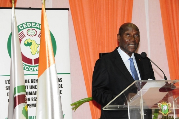 Côte d’Ivoire: Kablan Duncan exhorte à travailler pour atteindre les « 3×90 » dans la lutte contre le Sida
