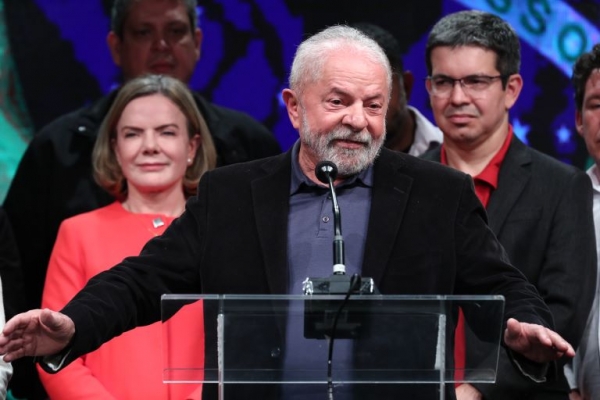 Brésil/Présidentielles: Lula gagne le premier tour