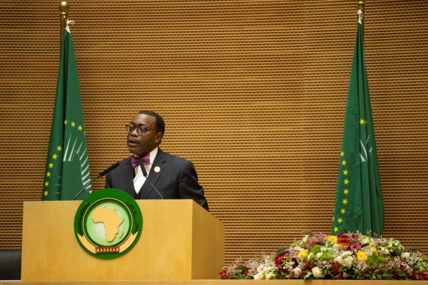 35e sommet de l'Union africaine/ Akinwumi Adesina: &laquo; L'Afrique ne peut soumettre sa s&eacute;curit&eacute; sanitaire &agrave; la bonne volont&eacute; d'autrui &raquo;