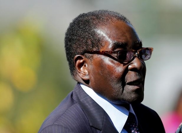 Zimbabwe : les trois scénarios qui se dessinent pour un départ de Mugabe