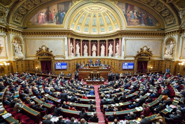 France: La droite renforce sa majorité au Sénat