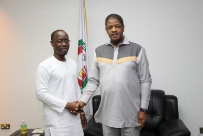 De g. à dr Modeste Tihounté Kérékou et Marcel de Souza
