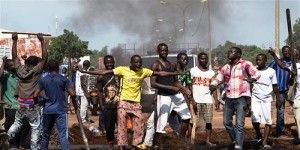 Des jeunes mécontents manifestent 