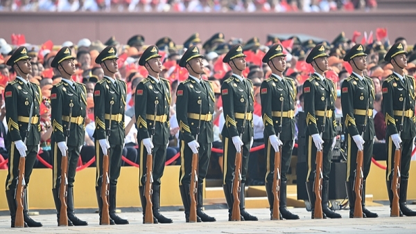 Le défilé montre les capacités militaires de la Chine et son engagement en faveur de la paix