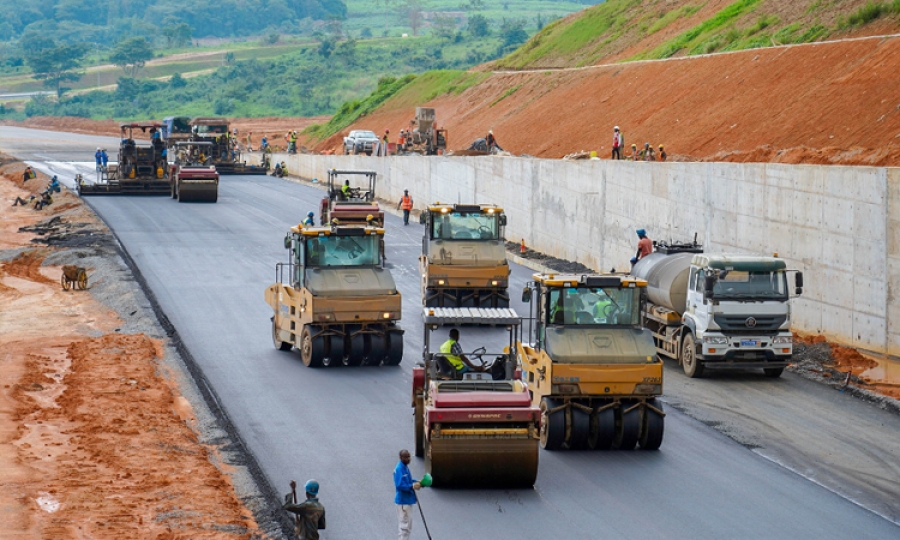 Infrastructures en Afrique : l’AFC plaide pour l’allocation de 4 000 milliards de dollars d’épargne africaine vers la transformation