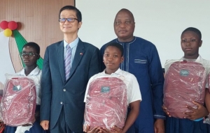 Deux lycées célèbrent le 40ème anniversaire de l’établissement des relations diplomatiques entre la Côte d’Ivoire et la Chine