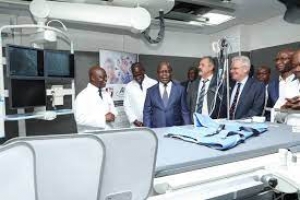 Institut de Cardiologie d’Abidjan: Le Ministre Pierre Dimba réceptionne un lot d’équipements de 10 Milliards de FCFA d’une entreprise Autrichienne