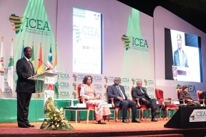 Regards croisés sur l&#039;Emergence de l’Afrique : Ouattara, Sall, Sirleaf, Condé... le rêve légitime face au devoir de vérité